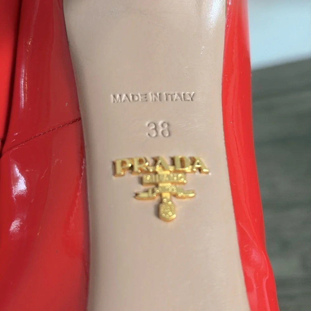 [Prada] Authenticated Red Patent Leather Stiletto Pump Heels Women’s EU 38, US 8 - Picture 11 of 15
